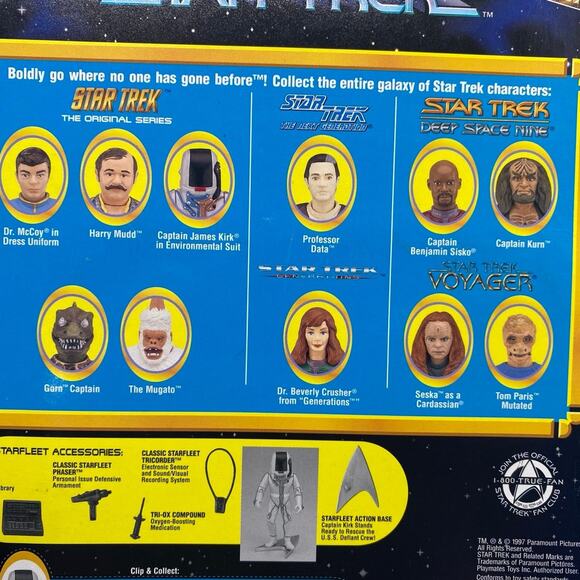 Playmates Star Trek Captain Kirk Environmental Suit Action Figure (G1) - Picture 4 of 8